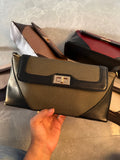 ENVELOPE SLING BAG