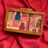 WOODEN CLUTCHES